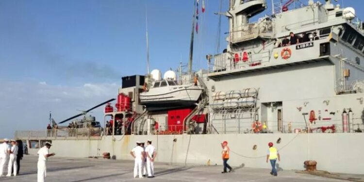 MARRËVESHJA ME ITALINË/ Mbërrijnë në Portin e Shëngjinit 15 emigrantë të dëbuar, do të dërgohen në kampin e Gjadrit