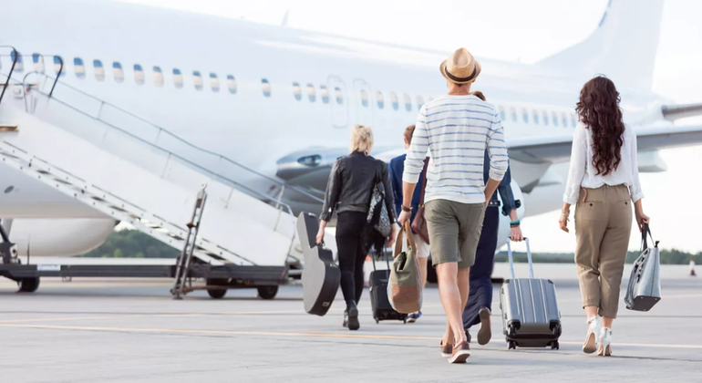 SHTRENJTOHEN ÇMIMET E BILETAVE TË AVIONËVE/ Ja në cilin shtet udhëtojnë më shumë shqiptarët