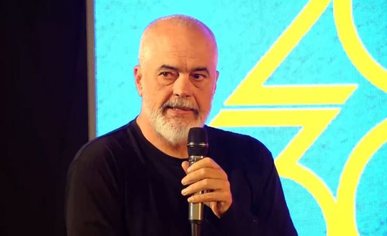 11 MAJI/ Rama takim në Shkodër: Na akuzojnë se populli nuk ka ujë e bukë! BE nuk merret me…