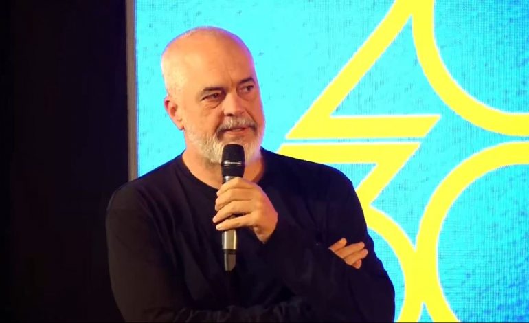 “NUK KISHTE LEKË AS PËR SHKUMËSA NË SHKOLLA”/ Rama: Në 2013 Shqipëria ishte në fije të perit, shumë pranë një kolapsi…