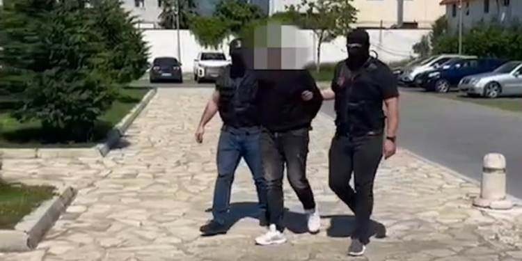 E PËSON KEQ/ Kërkohej në Spanjë për kultivim kanabisi, arrestohet 28-vjeçari në Shkodër