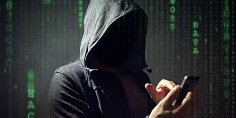 "PËRSHËNDETJE NËNË"/ Zbulohet skema e re e mashtrimit në WhatsApp, janë vjedhur më shumë se 500 mijë euro