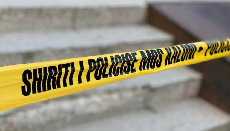 KRIM I RËNDË NË FAMILJEN NË KOSOVË/ Babai vret 15-vjeçaren, plagos bashkëshorten dhe vajzën tjetër