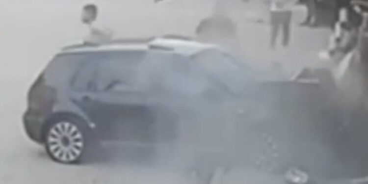 PAMJET E FRIKSHME NGA PESHKOPIA/ Makina me shpejtësi “skëterrë” merr para policin