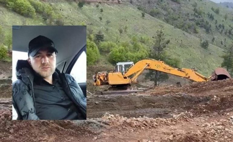 E ZURI POSHTË MASIVI I DHEUT QË U SHEMB/ Vijojnë prej ditësh kërkimet për trupin e 29-vjeçarit në Klos