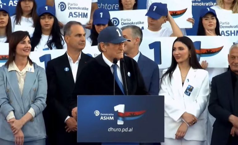 “I UROJ PAPËS SUKSESE…”/ Berisha: Le të nderojmë ne miqësinë tradicionale që ka lidhur trojet arbnore me Vatikanin