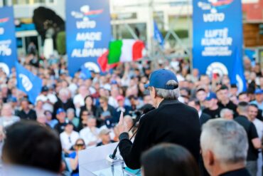 SHBA I HOQI NON GRATËN? Berisha në Shkodër: Mirënjohje të pakufishme për Trump dhe për ju që rezistuat