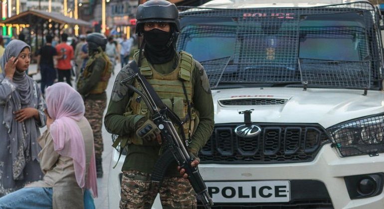 INDIA E PAKISTANI DREJT NJË LUFTE TË PLOTË/ Islamabadi thërret komandën e arsenalit bërthamor