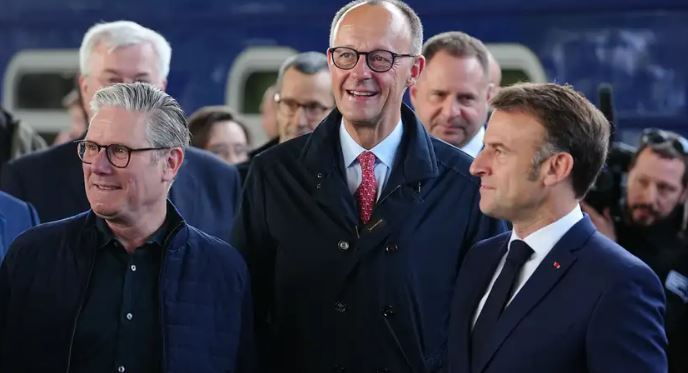 VIZITË HISTORIKE NË KIEV/ Merz, Macron, Starmer dhe Tusk bashkohen për paqen në Ukrainë