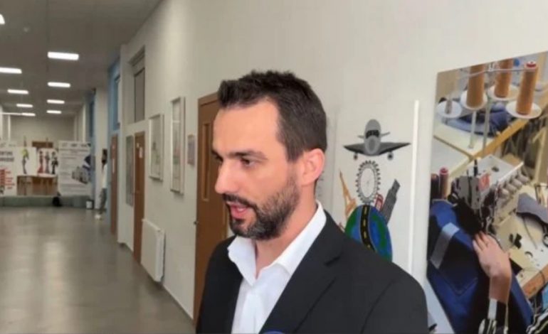“SIGURISHT NUMRIN 6…”/ Voton Lapaj, thirrje qytetarëve: Dilni masivisht