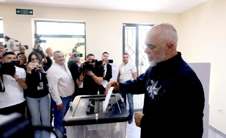 “TI QË MUND TË VOTOSH…”/ Rama thirrje qytetarëve: Është një detyrë qytetare dhe patriotike