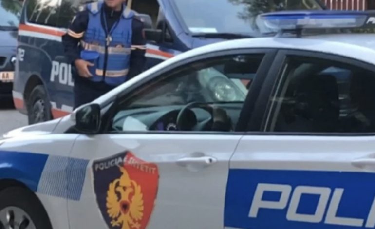 RËNDOHET SITUATA PAS INCIDENTIT NË QV-NË E POGRADEVIT/ Pasi goditi me grusht komisionerin, nipërit e tij i dhunojnë edhe familjen