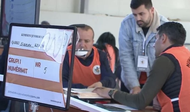 ZGJEDHJET/ Dalin rezultatet për 12 kutitë e para në Vorë! PS kryeson me 1169 vota, PD me 788 vota! Ja sa marrin partitë e tjera