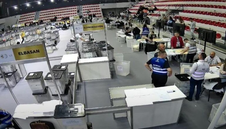 ZGJEDHJET/ Numërohen 44.15% e kutive të votimit në vend, PS kryeson me 83 mandate, Shehaj i merr një mandat PD-së