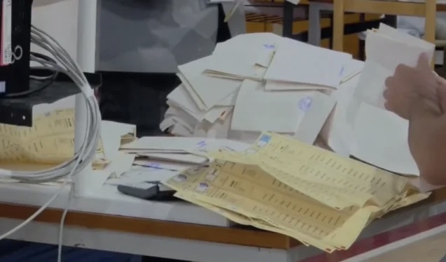 GJIROKASTËR/ Numërohen 25/198 kuti, PS kryeson me 1362 vota ndaj opozitës