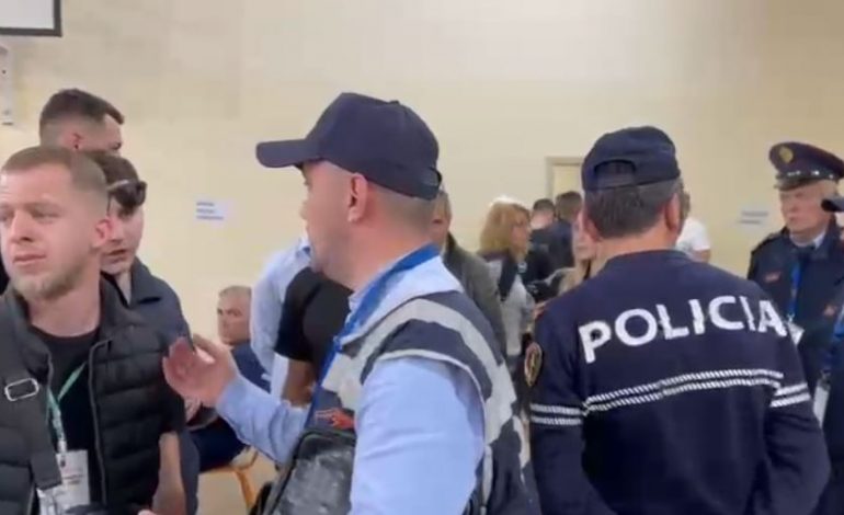 SËRISH TENSIONE NË KZAZ/ Pezullohet numërimi, policia ndërhyn për të larguar vëzhguesit pas përplasjeve me numëruesit