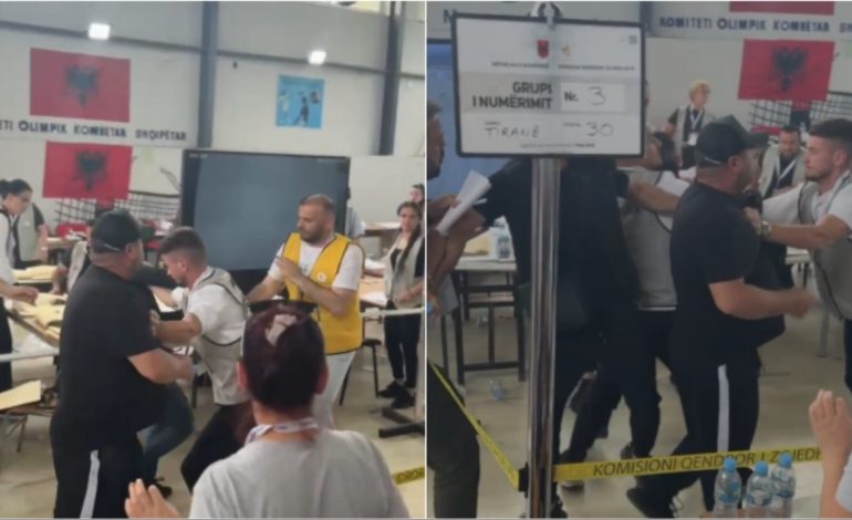 EMRI/ Goditi me grusht sekretarin e KZAZ në Kashar, vëzhguesi shoqërohet në polici
