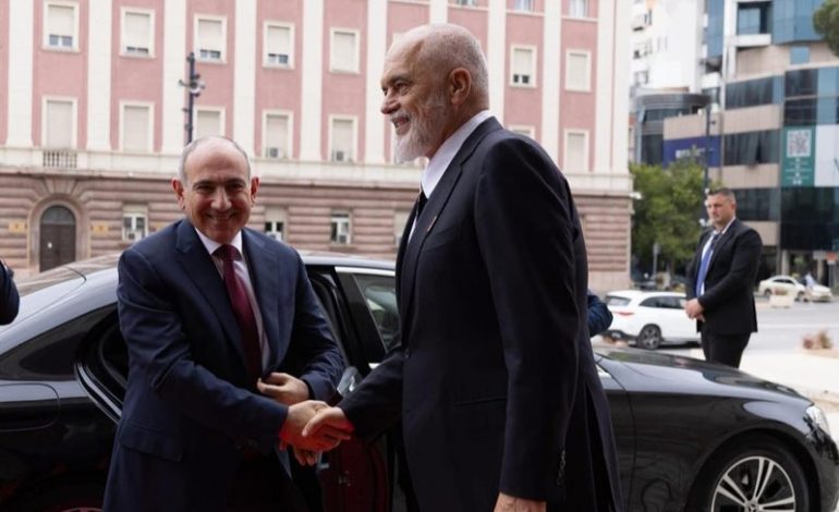 SAMITI I KOMUNITETIT POLITIK EUROPIAN NË TIRANË/ Rama pret kryeministrin e Armenisë