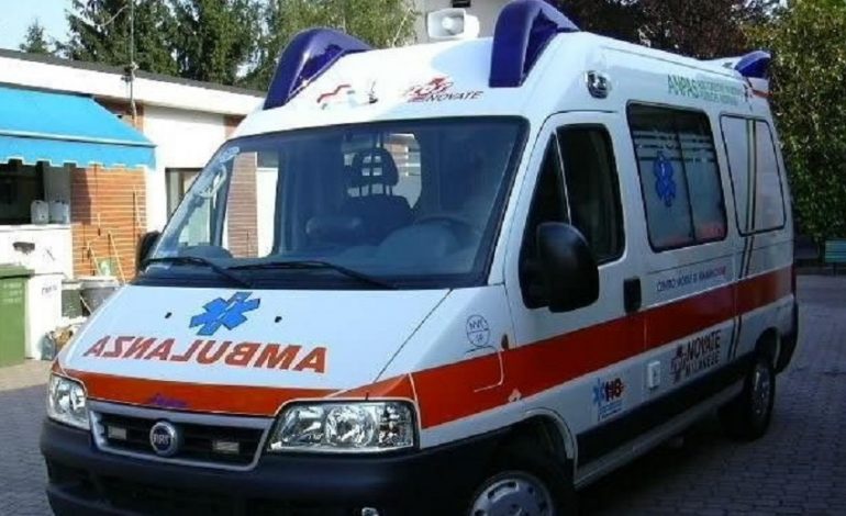 E RËNDË/ Vetëvritet me pistoletë brenda në makinë një 38-vjeçare tek Liqeni i Thatë