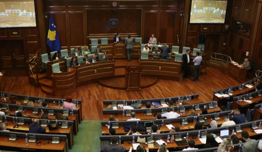 VIJON NGËRÇI POLITIK NË KOSOVË/ Deputetët mblidhen sot në tentativën e 17-të për konstituimin e Kuvendit