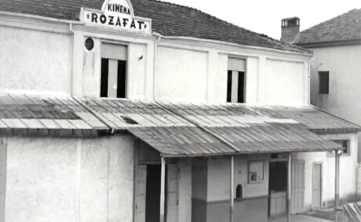 DOSSIER/ Kur kryeqyteti gumëzhinte nga kinematë: Më 1917, prova e një austriaku rezultoi e suksesshme, mrekullia e filmit i kish mahnitur…