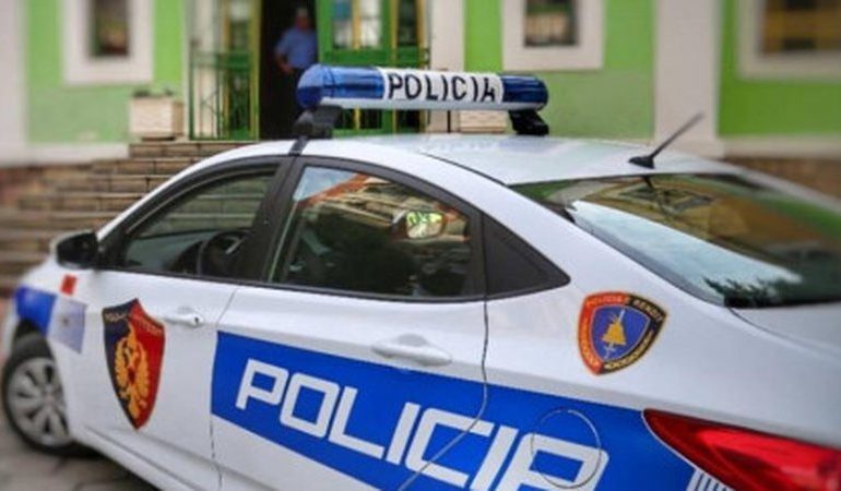 “JAM MIK I TËT BIRI”/ Mashtronte qytetarë dhe u merrte shuma parash, arrestohet 64-vjeçari