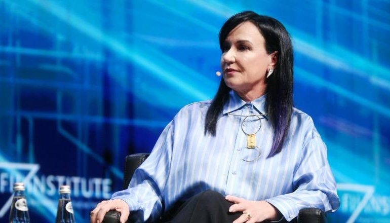 “SHQIPTARËT I BESUAN EDIT…”/ Linda Rama: Jam e prekur! Ndjeva sikur po lidhej filli mes prindërve tanë dhe asaj që ëndërruam për ‘Shqipërinë si Evropa’