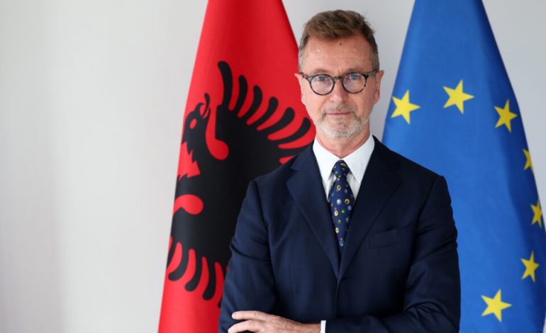 “ME ISH-GRUAN KAM DY FËMIJË…”/ Rrëfimi i ambasadorit të BE-së! Silvio Gonzato flet për dasmën me partnerin: Kishim rreth 200 të ftuar, ishte moment prekës