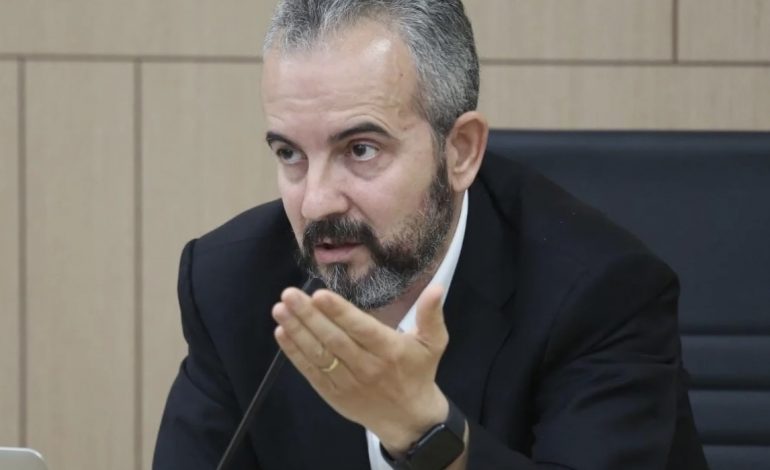 SA FLETË VOTIMI ERDHËN ME VOTA NGA JASHTË? Celibashi flet me shifra: Ç’ndodh nëse kërkohet rinumërim për Greqinë
