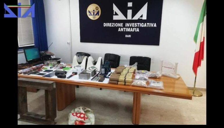OPERACIONI “URA”/ SPAK jep detajet: Pagesat për drogën kryheshin nga Italia drejt Shqipërisë përmes autobusëve të ‘Ligori Travel’, u sollën 4.5 mln euro