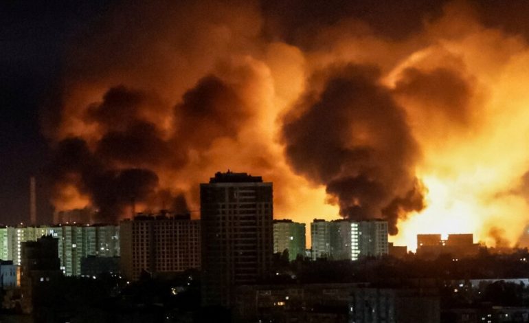 LUFTA/ Rusia sulm masiv me dronë mbi Kiev, plagosen 15 persona
