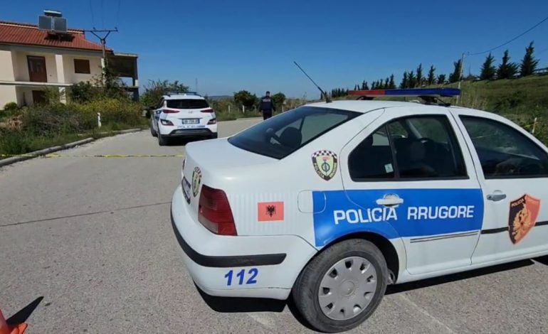 ÇFARË NDODHI NË FIER? Tentuan të vrisnin me sëpatë një person, policia arreston 63-vjeçarin, në kërkim djali i tij (EMRAT)