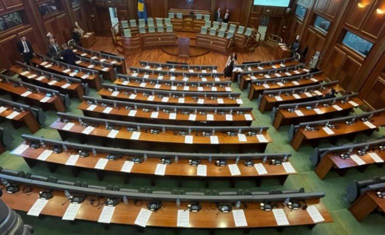 A DO SE KALOJË KOSOVA NGËRÇIN POLITIK? Sot tentativa e 21-të për konstituimin e Kuvendit! Çfarë pritet të ndodhë