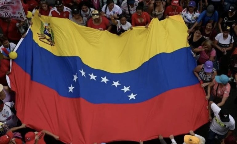 MES TENSIONEVE POLITIKE/ Mbahen sot zgjedhjet presidenciale në Venezuelë