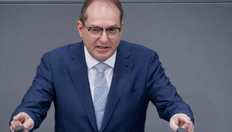 GJERMANI/ Ministri i Brendshëm me projektligj për kufizimin e ribashkimit familjar: Gjërat kanë ndryshuar! Kjo politikë merr fund tani