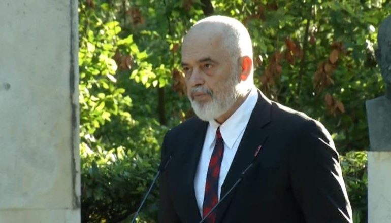 MESAZH DEPUTETËVE QË NUK I RIKANDIDOI/ Rama: Duhet ta shikojnë humbjen si mundësi të re