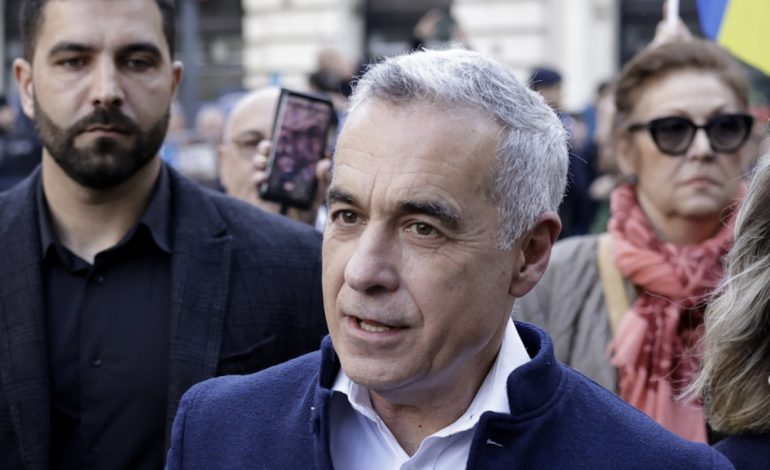 ZGJEDHJET PRESIDENCIALE NË RUMANI/ Kandidati i ekstremit të djathtë tërhiqet nga politika pasi pasardhësi i tij humbi garën