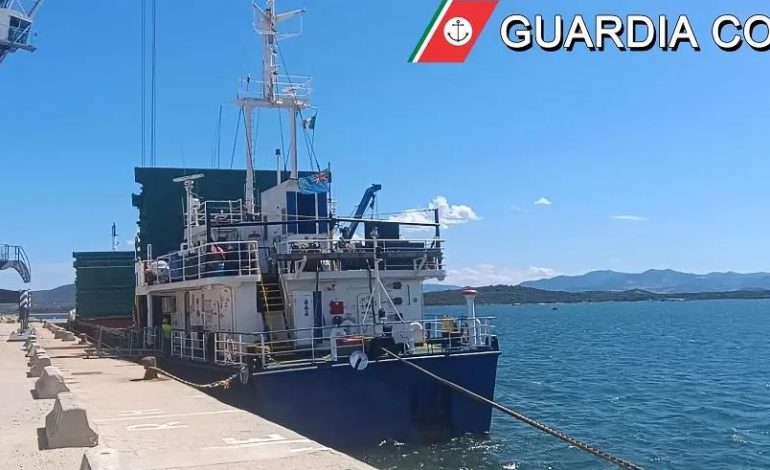 DESTINACIONI ISHTE DURRËSI/ Bllokohet anija tregtare në Sardenjë të Italisë: Ishte jashtë standarteve të sigurisë