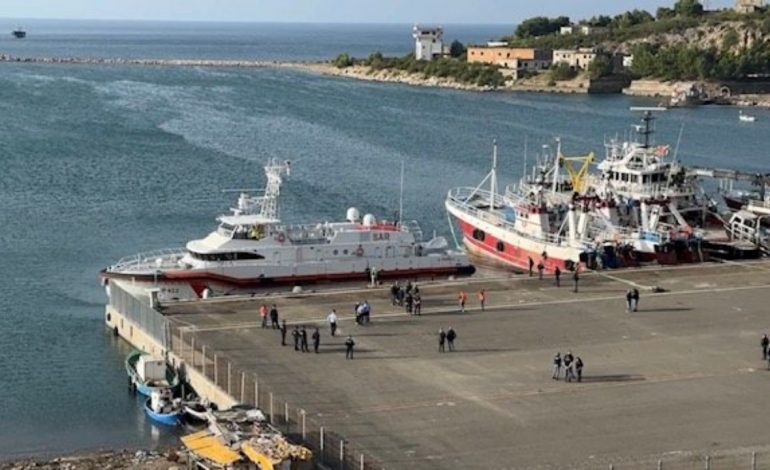 MBËRRIJNË NË SHQIPËRI 27 EMIGRANTË TË DËBUAR/ Dërgohen në kampin e Gjadrit, ja çfarë do ndodhë me ta