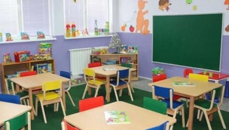 HELMIMI NË KOPSHTIN E GRAMSHIT/ AKU: Nga përgjigjet e analizave deri tani nuk ka salmonelë! Analizat për vezët dhe kofshët e pulës vijojnë