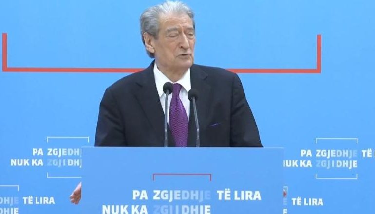 HUMBJA E 11 MAJIT/ Berisha: Lufta fillon tani, shqiptarët të kenë durim! S’i pranojmë zgjedhjet