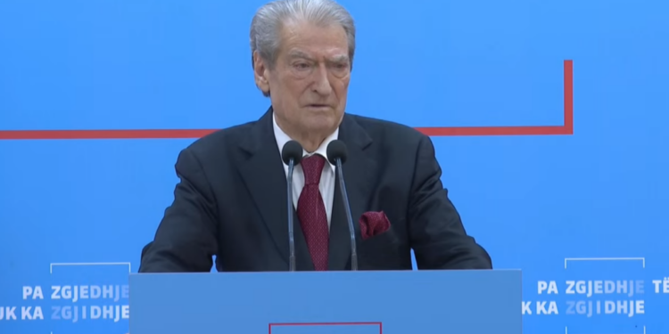 ZGJEDHJET/ Sali Berisha denoncon: Votat u blenë, Tirana u dominua nga bandat