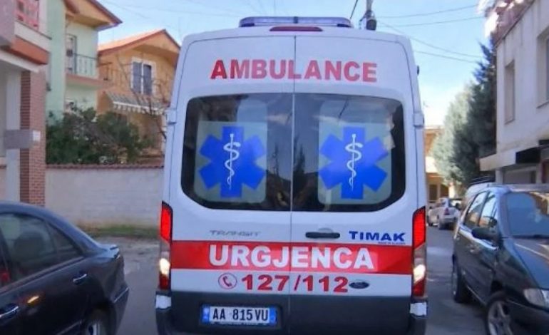 SHOKUESE NË TIRANË/ Vjehrra dhunon me sende të forta nusen e djalit, tenton ta godasë edhe me thikë