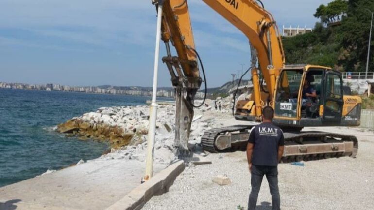 DYSHOHET SE SHKELËN LIGJIN/ Vangjel Tavo “shkrin” IMT-në e Himarës