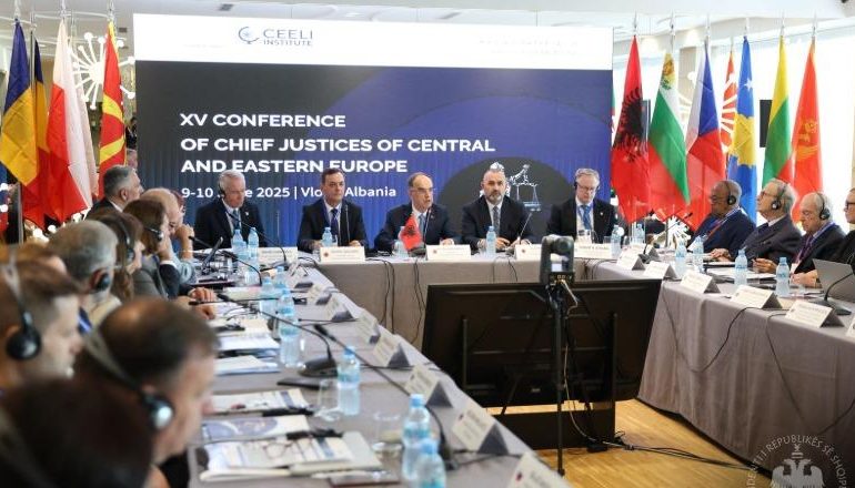 KONFERENCA E KRYETARËVE TË GJYKATAVE TË LARTA NË VLORË/ Sadushi: Gjyqësori po përballet me sfida! Begaj: Pavarësia e sistemit, themel…