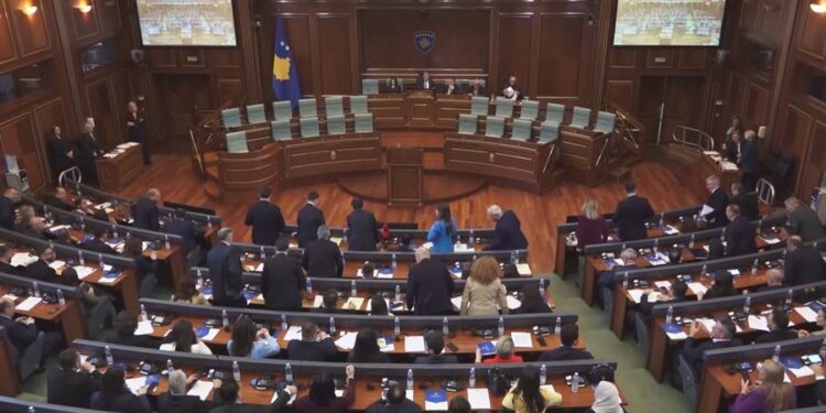 KOSOVË/ Dështon edhe seanca 27-të e konstituimit të Kuvendit