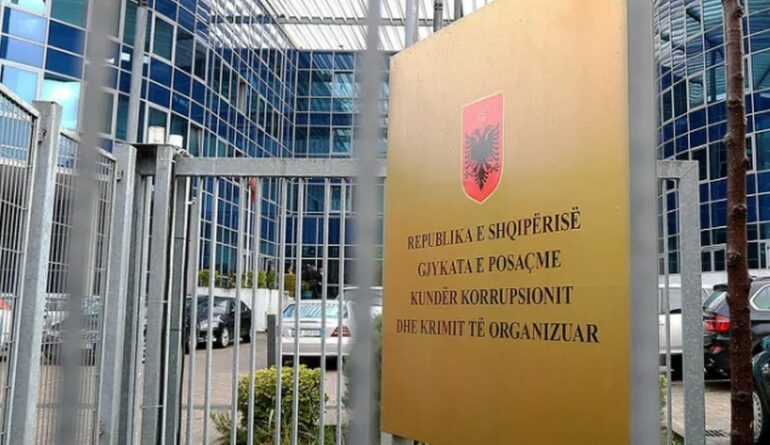 EMRAT/ GJKKO dënon 5 ish-zyrtarë të Bashkisë së Tiranës, mes tyre edhe drejtuesja e Tirana Parking