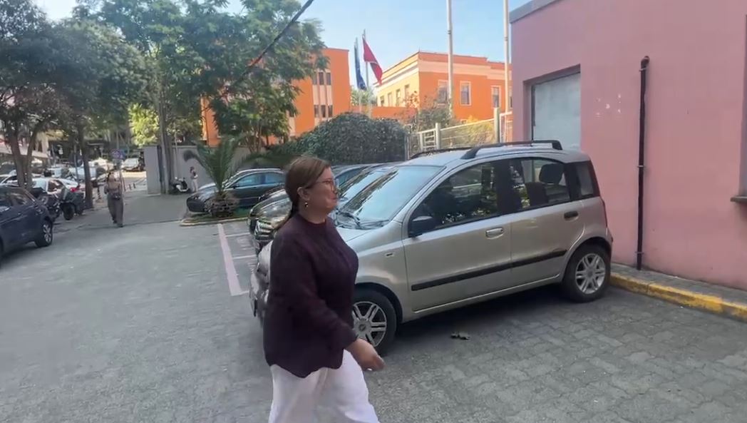 PAMJET/ Kryebashkiakja e Roskovecit, Majlinda Bufi paraqitet në SPAK