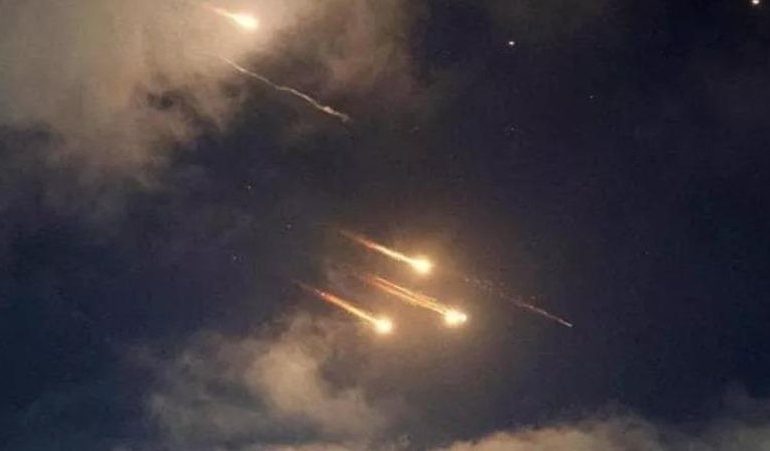 SHKELET ARMËPUSHIMI? Ushtria izraelite pretendon se Irani ka lëshuar disa raketa