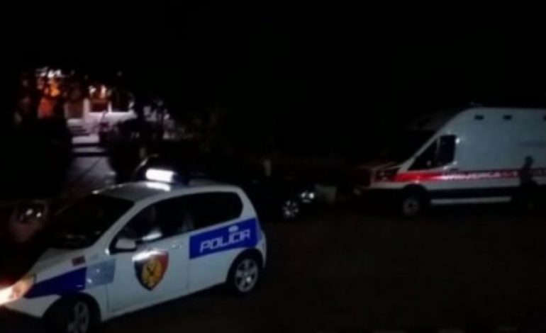 AKSIDENT NË AKSIN RRUGOR FIER-CAKRAN/ 2 automjete përplasen me njëra-tjetrën, 3 të plagosur transportohen në spital